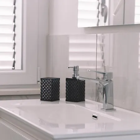 Saint Vincent לינה וארוחת בוקר 4*