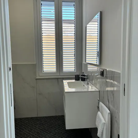 לינה וארוחת בוקר Saint Vincent 4*